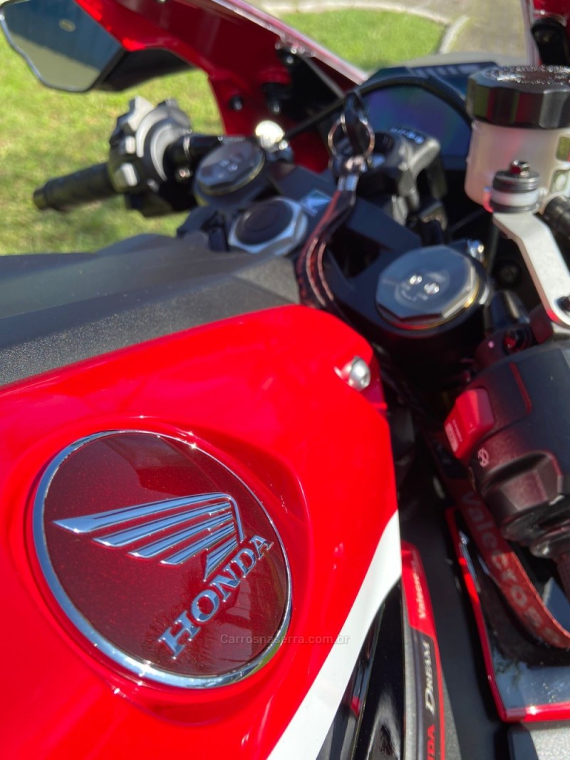 CBR 1000RR  FIREBLADE - 2018 - FELIZ