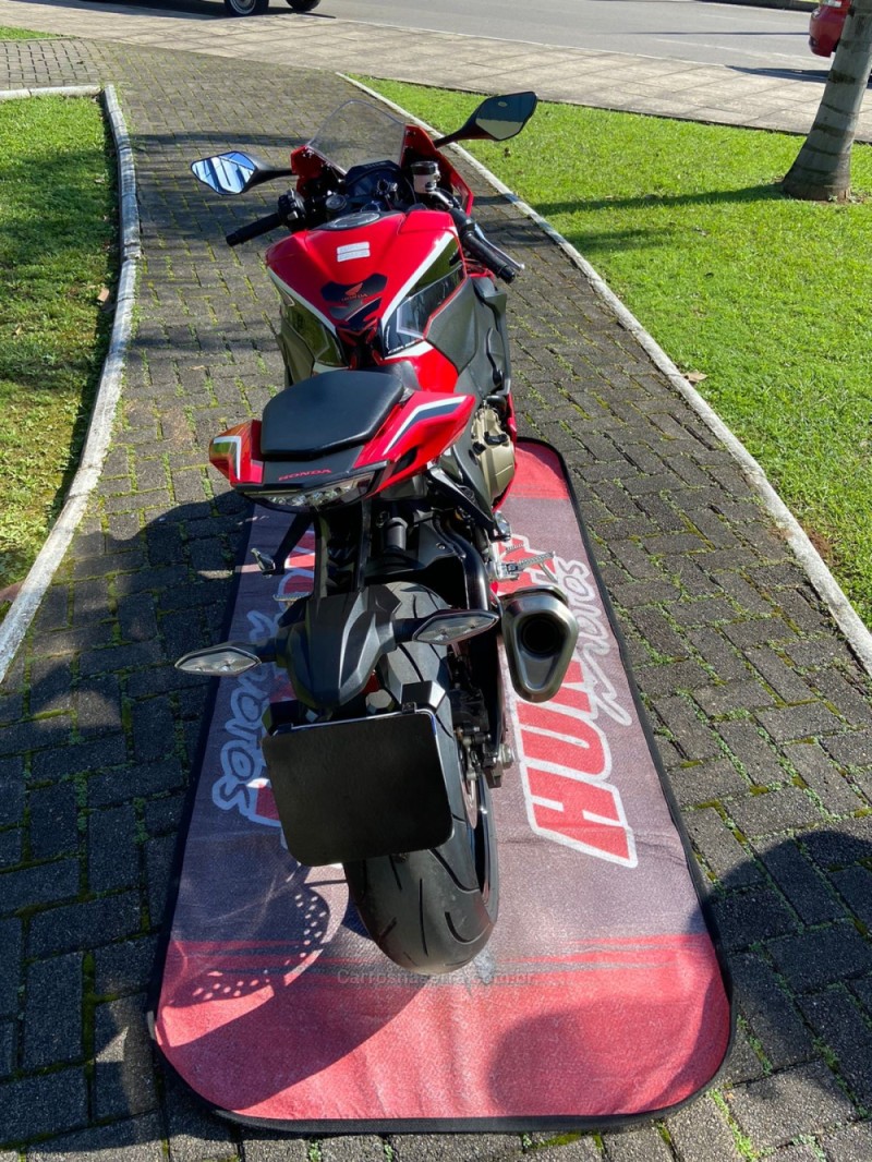 CBR 1000RR  FIREBLADE - 2018 - FELIZ