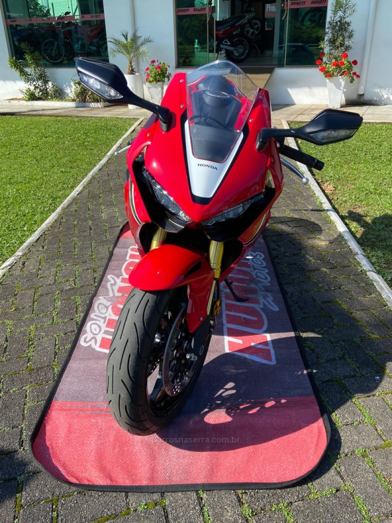 CBR 1000RR  FIREBLADE - 2018 - FELIZ