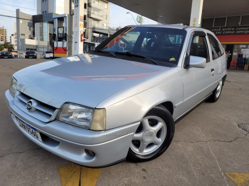 KADETT 2.0 MPFI GLS 8V GASOLINA 2P MANUAL