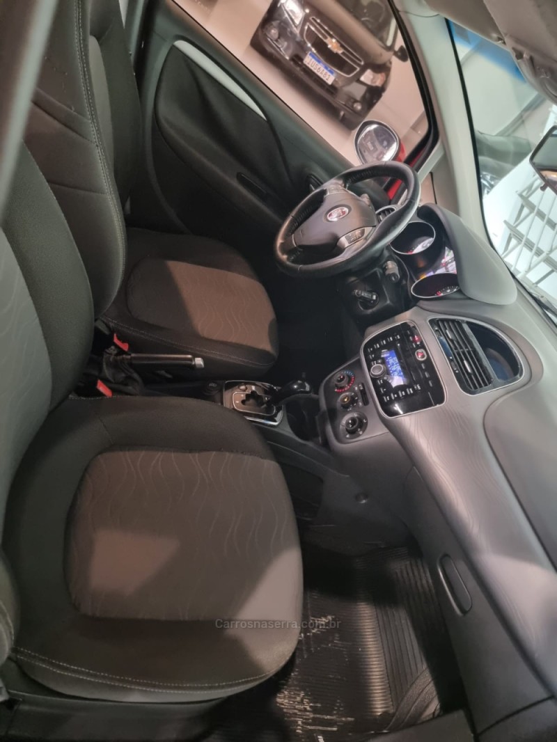 PUNTO 1.6 ESSENCE SP DUALOGIC 16V FLEX 4P AUTOMATIZADO - 2013 - FARROUPILHA