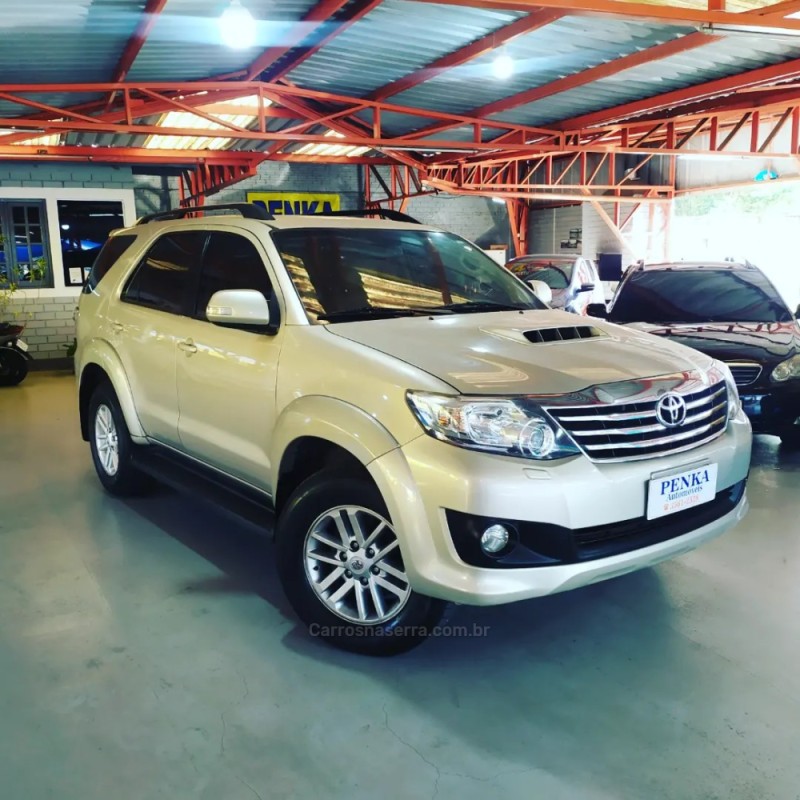 HILUX SW4 3.0 SRV 4X4 7 LUGARES 16V TURBO INTERCOOLER DIESEL 4P AUTOMÁTICO - 2015 - ESTâNCIA VELHA