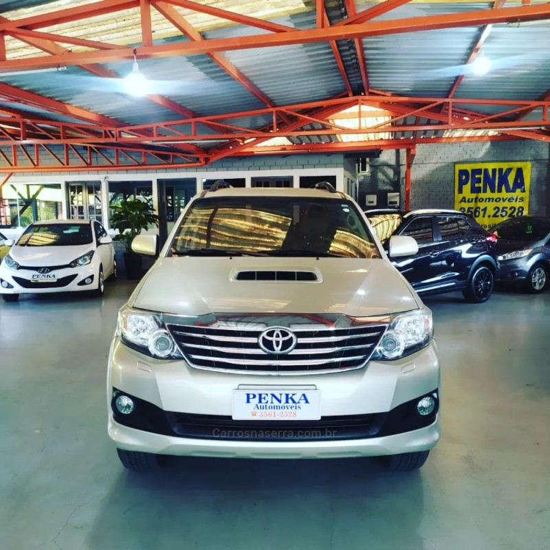 HILUX SW4 3.0 SRV 4X4 7 LUGARES 16V TURBO INTERCOOLER DIESEL 4P AUTOMÁTICO - 2015 - ESTâNCIA VELHA