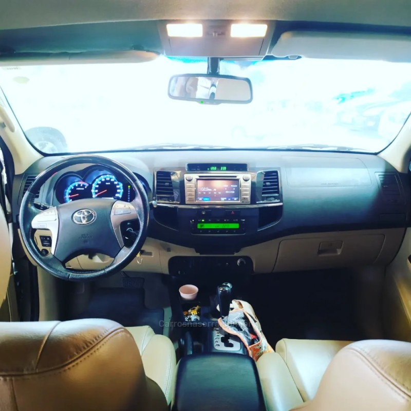 HILUX SW4 3.0 SRV 4X4 7 LUGARES 16V TURBO INTERCOOLER DIESEL 4P AUTOMÁTICO - 2015 - ESTâNCIA VELHA