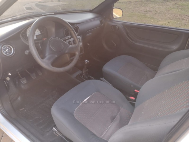 CELTA 1.0 MPFI 8V GASOLINA 2P MANUAL - 2002 - CANELA