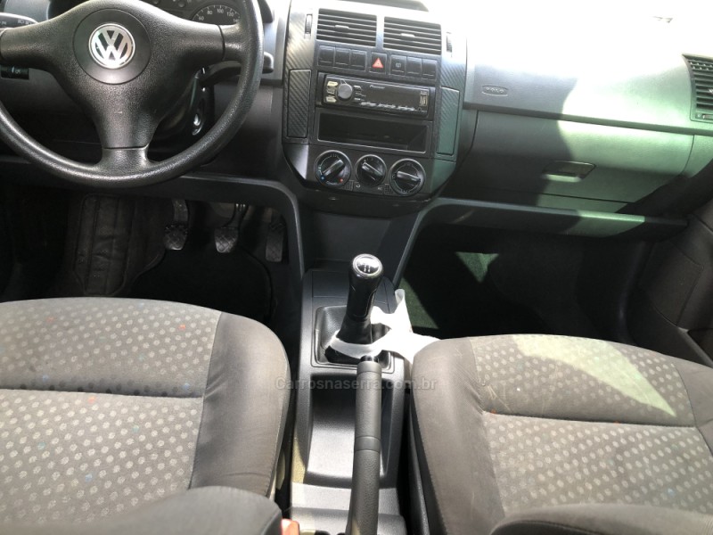 POLO 1.6 MI COMFORTLINE 8V FLEX 4P MANUAL - 2004 - GUAPORé