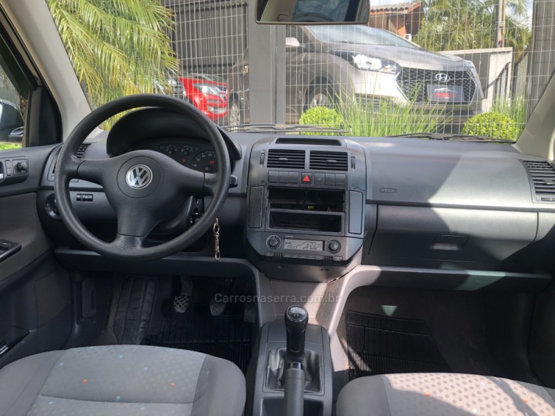 POLO 1.6 MI COMFORTLINE 8V FLEX 4P MANUAL - 2004 - GUAPORé