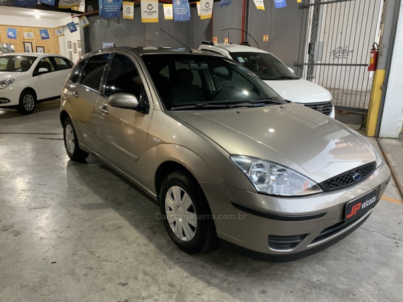 FOCUS 1.6 GL 8V FLEX 4P MANUAL