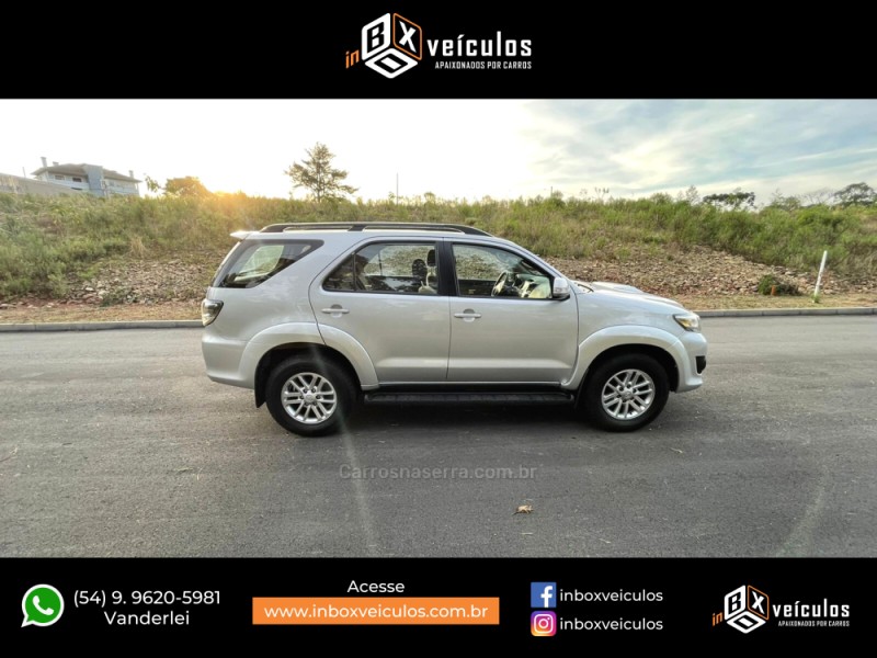 HILUX SW4 3.0 SR 4X4 16V TURBO INTERCOOLER DIESEL 4P AUTOMÁTICO - 2013 - GRAMADO