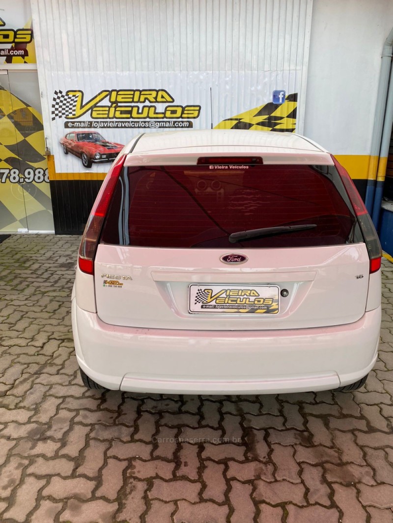 FIESTA 1.6 ROCAM HATCH 8V FLEX 4P MANUAL - 2014 - MONTENEGRO