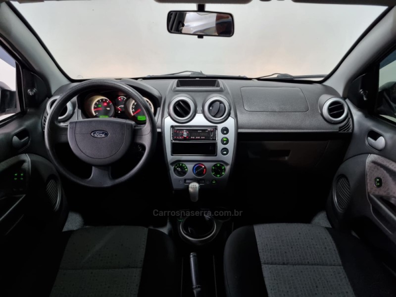 FIESTA 1.6 MPI CLASS SEDAN 8V FLEX 4P MANUAL - 2011 - CAXIAS DO SUL