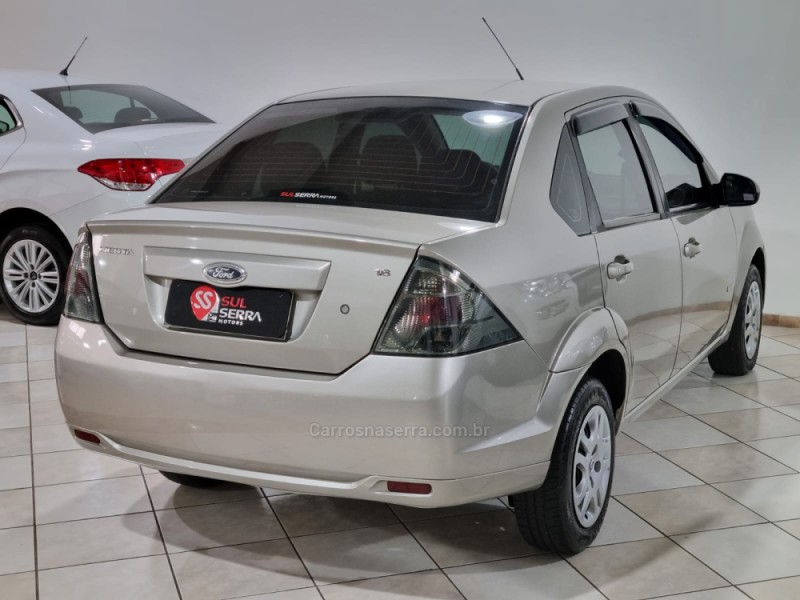 FIESTA 1.6 MPI CLASS SEDAN 8V FLEX 4P MANUAL - 2011 - CAXIAS DO SUL