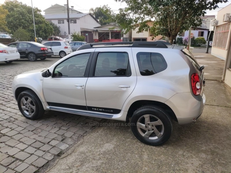 DUSTER 2.0 TECH ROAD 4X2 16V FLEX 4P AUTOMÁTICO - 2015 - GUAPORé