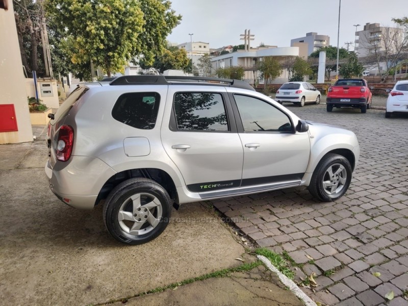 DUSTER 2.0 TECH ROAD 4X2 16V FLEX 4P AUTOMÁTICO - 2015 - GUAPORé