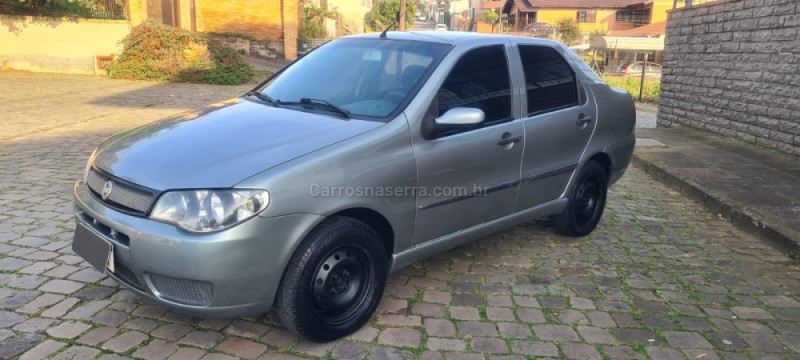 SIENA 1.0 MPI FIRE CELEBRATION 8V FLEX 4P MANUAL