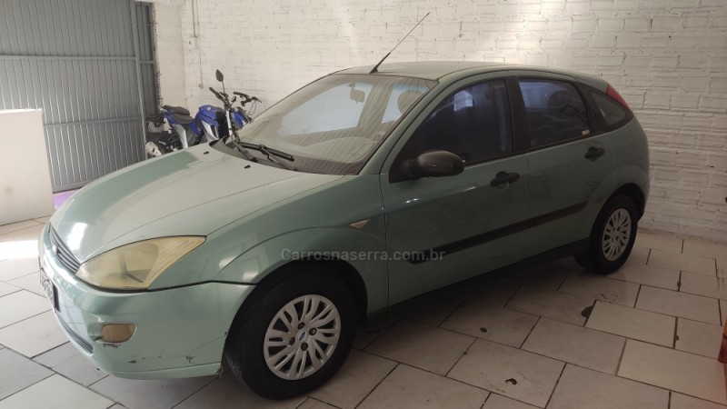 FOCUS 1.8 16V GASOLINA 4P MANUAL - 2001 - CAXIAS DO SUL