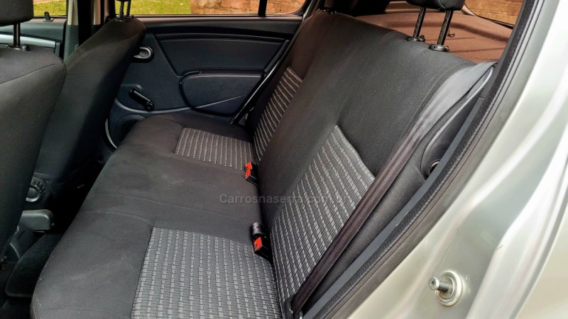 SANDERO 1.0 EXPRESSION 16V FLEX 4P MANUAL - 2014 - IVOTI