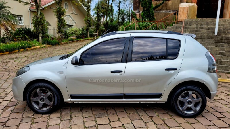 SANDERO 1.0 EXPRESSION 16V FLEX 4P MANUAL - 2014 - IVOTI