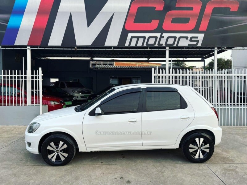 CELTA 1.0 MPFI LT 8V FLEX 4P MANUAL - 2015 - NOVO HAMBURGO