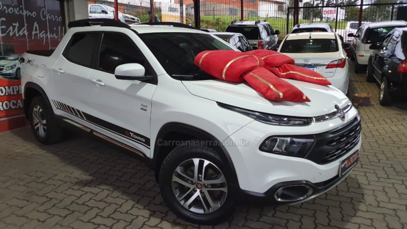 TORO 2.0 16V TURBO DIESEL FREEDOM 4WD AT9 AUTOMÁTICO