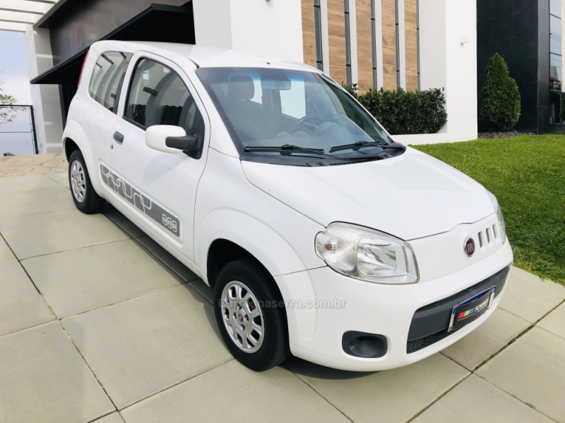 UNO 1.0 EVO VIVACE 8V FLEX 2P MANUAL - 2014 - NOVA PETRóPOLIS