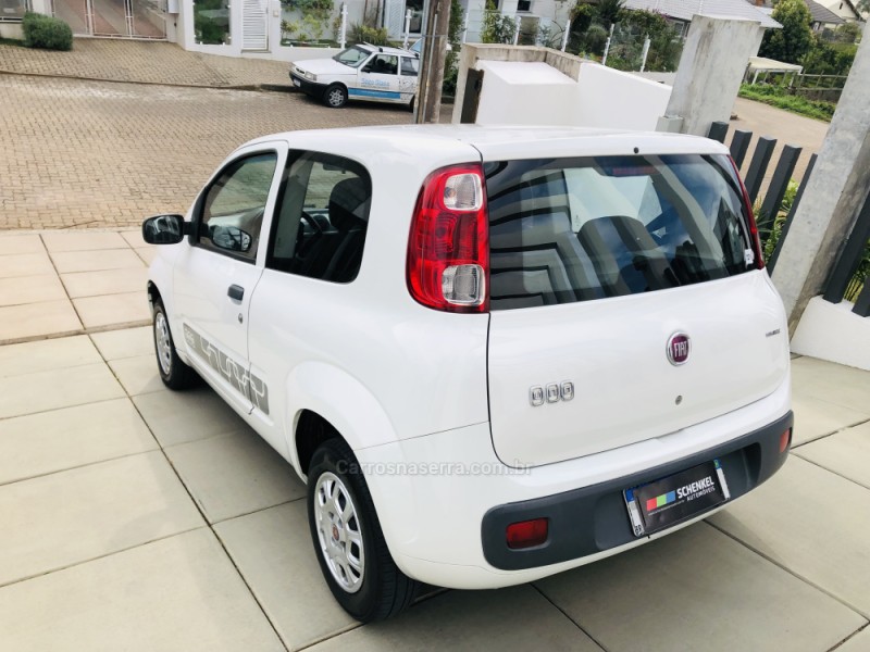 UNO 1.0 EVO VIVACE 8V FLEX 2P MANUAL - 2014 - NOVA PETRóPOLIS