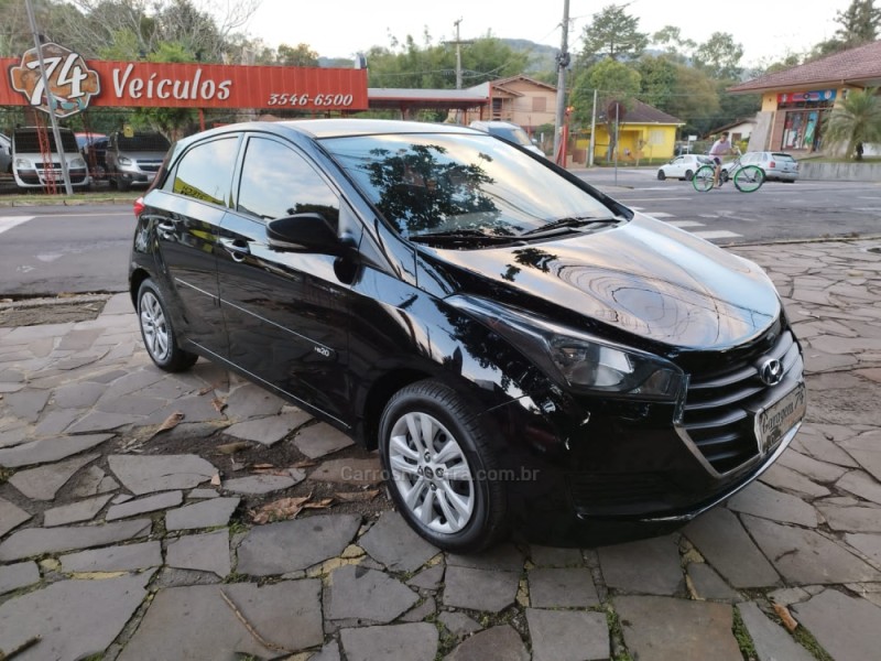 HB20 1.0 COMFORT 12V FLEX 4P MANUAL - 2017 - TRêS COROAS