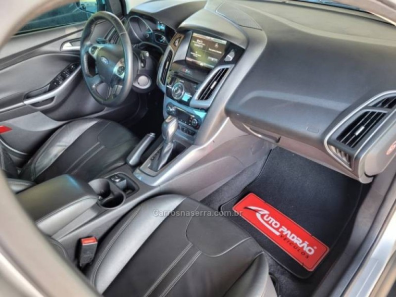 FOCUS 2.0 TITANIUM PLUS 16V FLEX 4P AUTOMÁTICO - 2014 - CAXIAS DO SUL