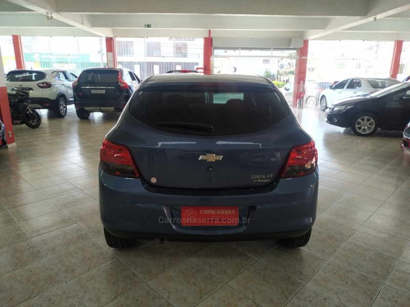 ONIX 1.0 MPFI LOLLAPALOOZA 8V FLEX 4P MANUAL - 2014 - CAXIAS DO SUL