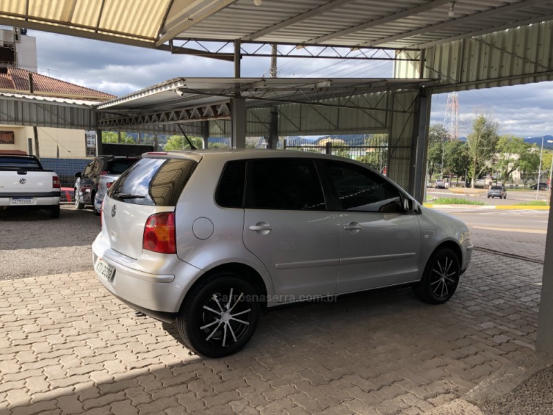 POLO 1.6 MI 8V FLEX 4P MANUAL - 2003 - BOM PRINCíPIO