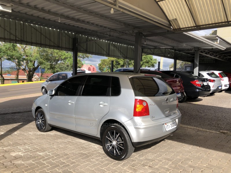 POLO 1.6 MI 8V FLEX 4P MANUAL - 2003 - BOM PRINCíPIO