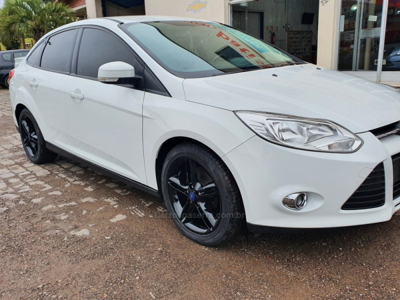 FOCUS 2.0 SE SEDAN 16V FLEX 4P AUTOMÁTICO - 2014 - SãO FRANCISCO DE PAULA