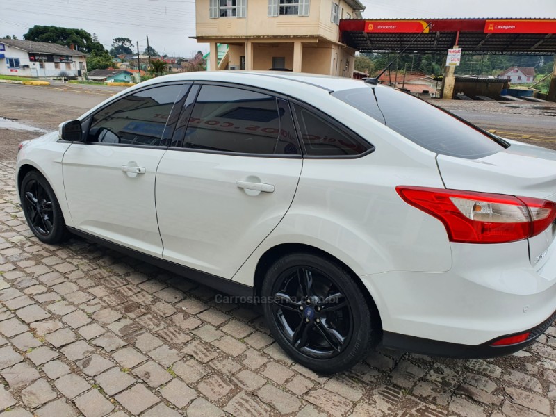 FOCUS 2.0 SE SEDAN 16V FLEX 4P AUTOMÁTICO - 2014 - SãO FRANCISCO DE PAULA