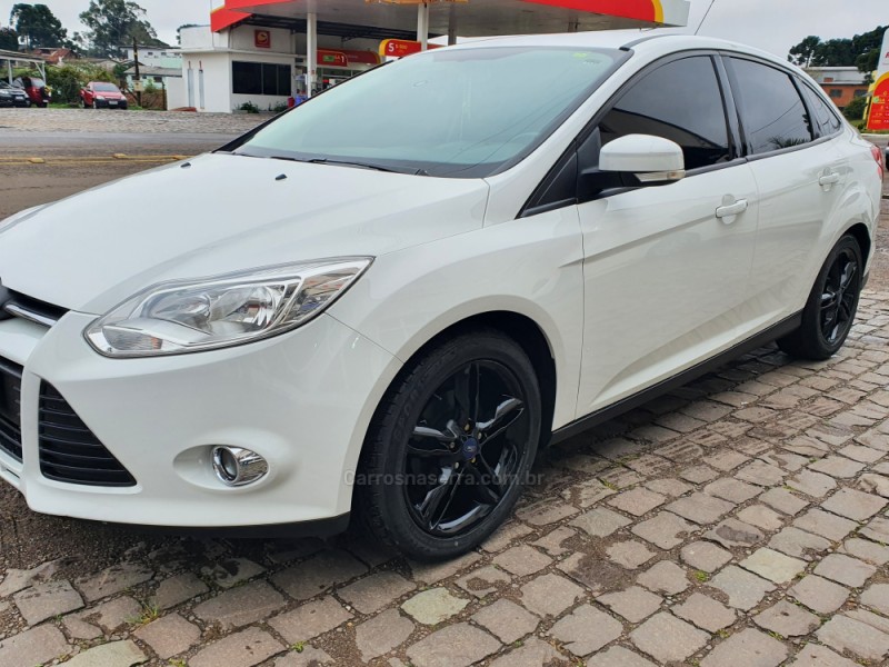 FOCUS 2.0 SE SEDAN 16V FLEX 4P AUTOMÁTICO - 2014 - SãO FRANCISCO DE PAULA