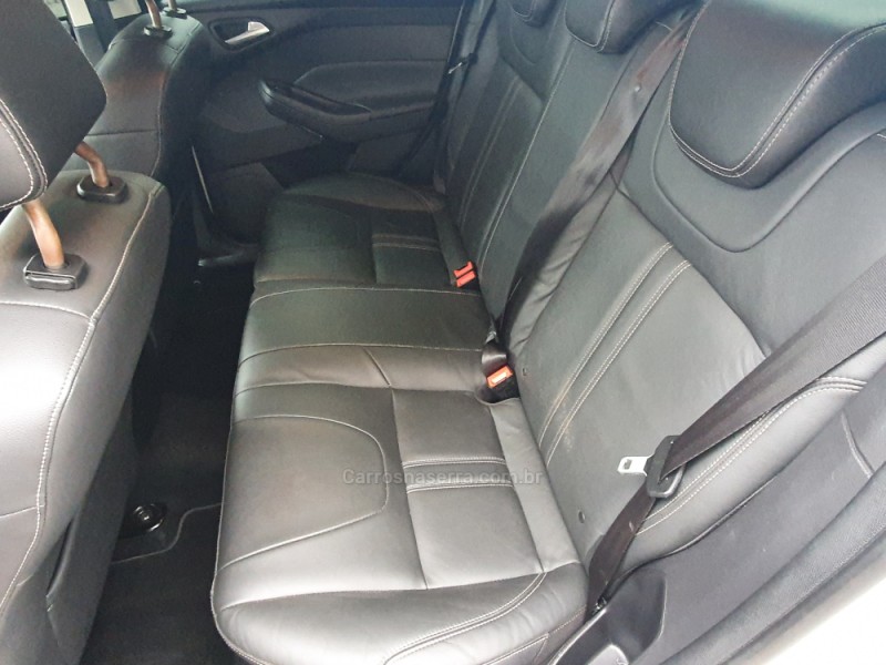 FOCUS 2.0 SE SEDAN 16V FLEX 4P AUTOMÁTICO - 2014 - SãO FRANCISCO DE PAULA