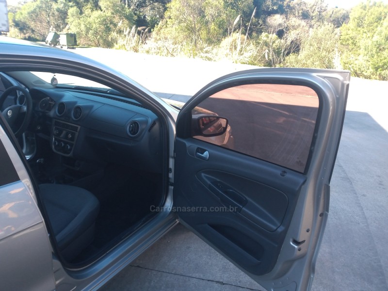 VOYAGE 1.6 MI TREND 8V FLEX 4P MANUAL - 2011 - CAXIAS DO SUL