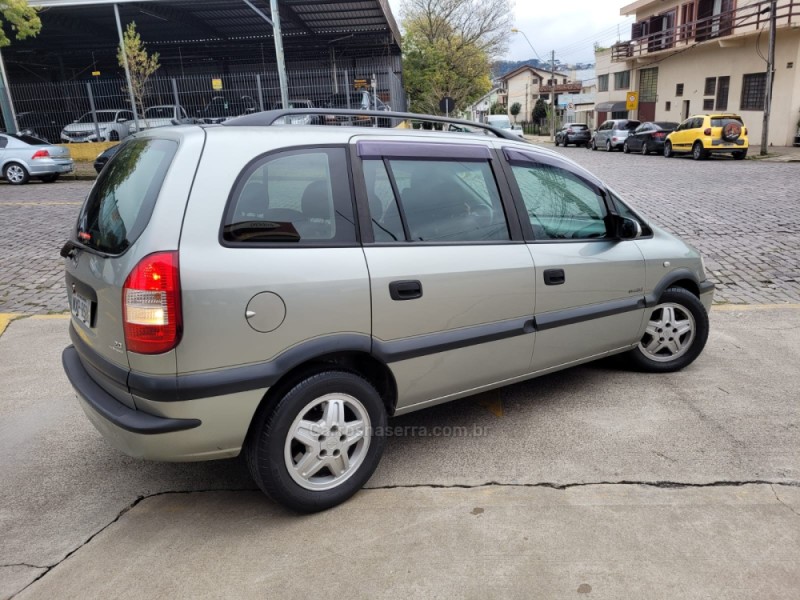 ZAFIRA 2.0 MPFI COMFORT 8V FLEX 4P MANUAL - 2006 - CAXIAS DO SUL