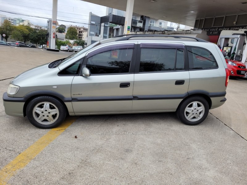ZAFIRA 2.0 MPFI COMFORT 8V FLEX 4P MANUAL - 2006 - CAXIAS DO SUL