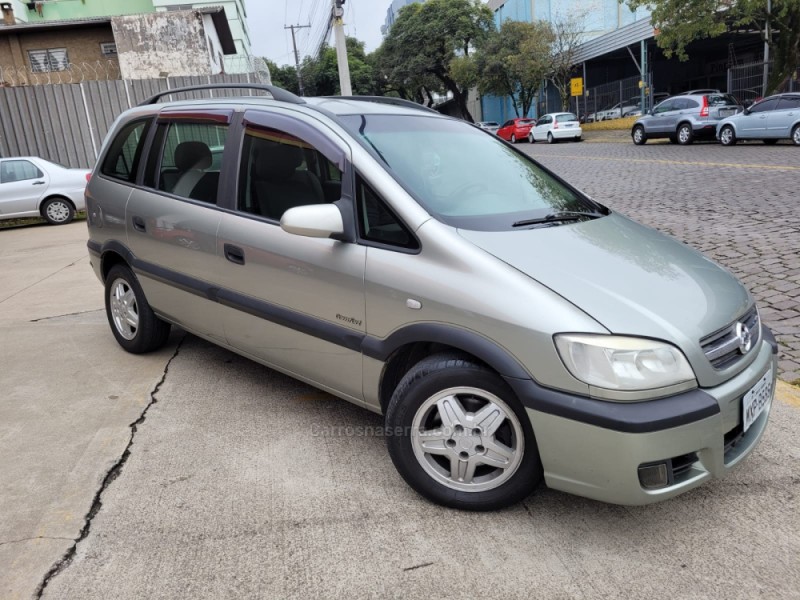 ZAFIRA 2.0 MPFI COMFORT 8V FLEX 4P MANUAL - 2006 - CAXIAS DO SUL