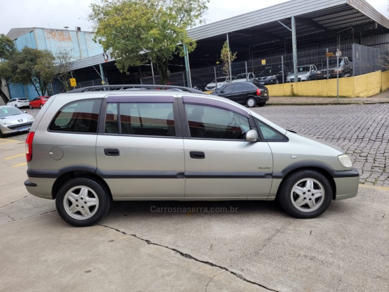 ZAFIRA 2.0 MPFI COMFORT 8V FLEX 4P MANUAL - 2006 - CAXIAS DO SUL