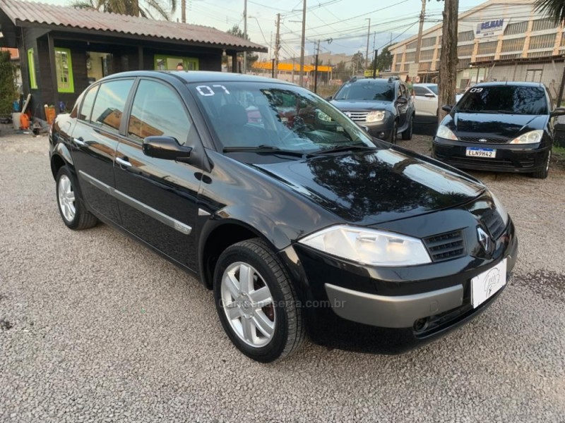 MÉGANE 2.0 DYNAMIQUE SEDAN 16V GASOLINA 4P AUTOMÁTICO - 2007 - CAXIAS DO SUL