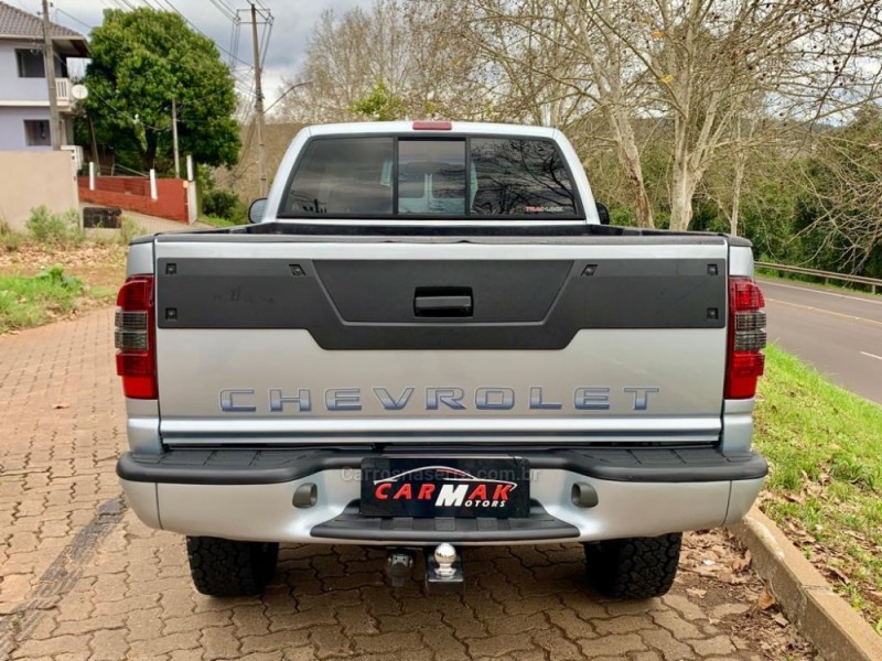 S10 2.8 COLINA 4X4 CS 12V TURBO ELECTRONIC INTERCOOLER DIESEL 2P MANUAL - 2009 - DOIS IRMãOS