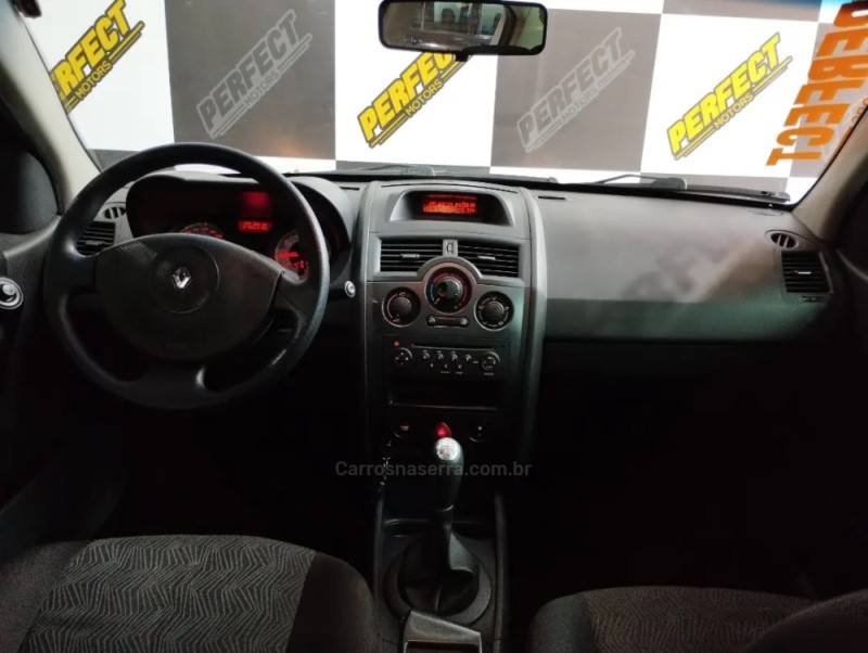 MÉGANE 1.6 EXPRESSION 16V FLEX 4P MANUAL - 2011 - PORTãO