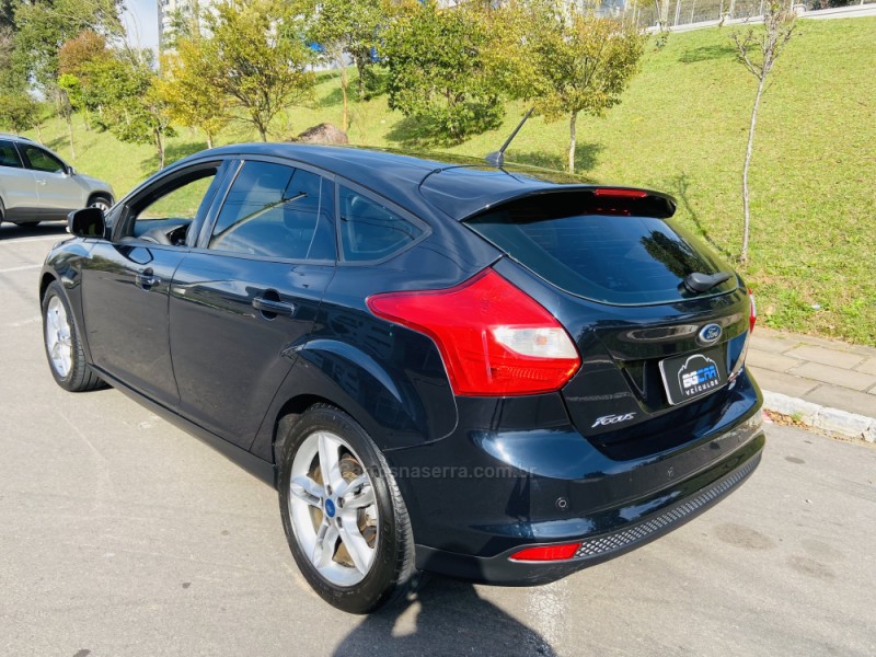 FOCUS 2.0 SE PLUS FASTBACK 16V FLEX 4P AUTOMÁTICO - 2015 - BENTO GONçALVES