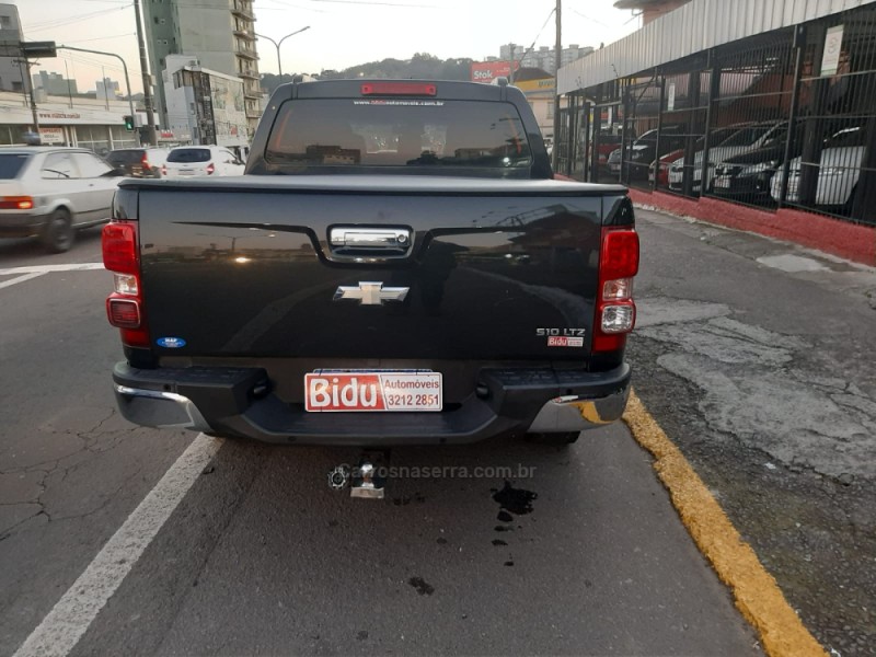 S10 2.4 LTZ 4X2 CD 8V FLEX 4P MANUAL - 2013 - CAXIAS DO SUL