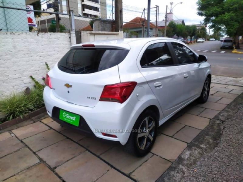ONIX 1.4 MPFI LTZ 8V FLEX 4P MANUAL - 2018 - BENTO GONçALVES