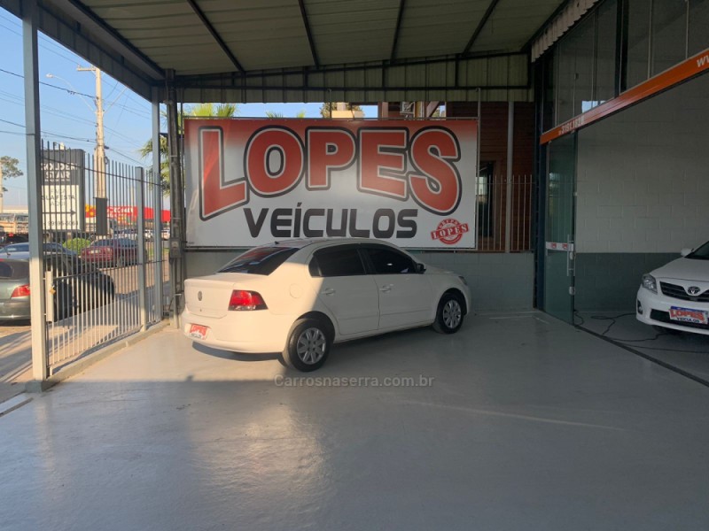 VOYAGE 1.0 MI CITY 8V FLEX 4P MANUAL - 2011 - PORTãO