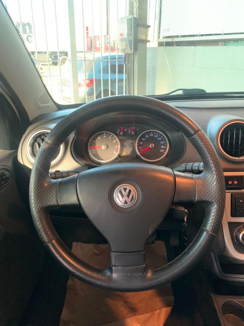 VOYAGE 1.0 MI CITY 8V FLEX 4P MANUAL - 2011 - PORTãO