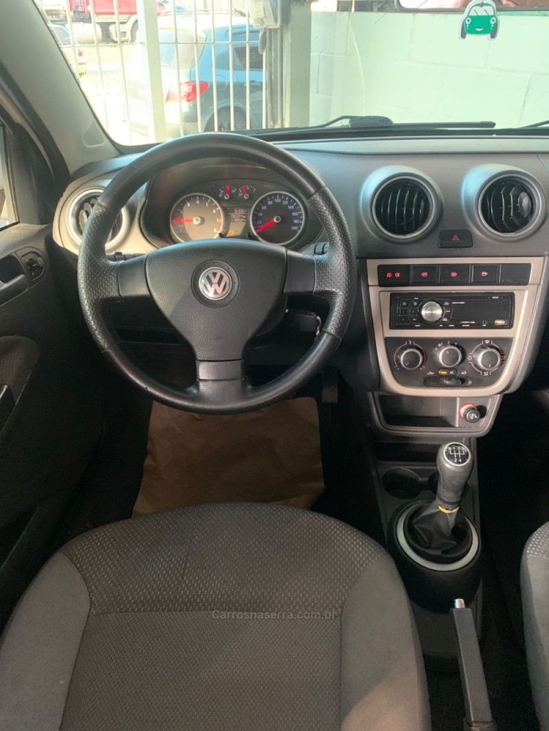 VOYAGE 1.0 MI CITY 8V FLEX 4P MANUAL - 2011 - PORTãO