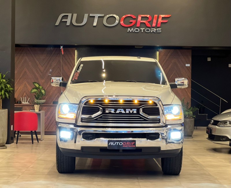 RAM 6.7 2500 LARAMIE 4X4 CD I6 TURBO DIESEL 4P AUTOMÁTICO - 2018 - CAMPO BOM
